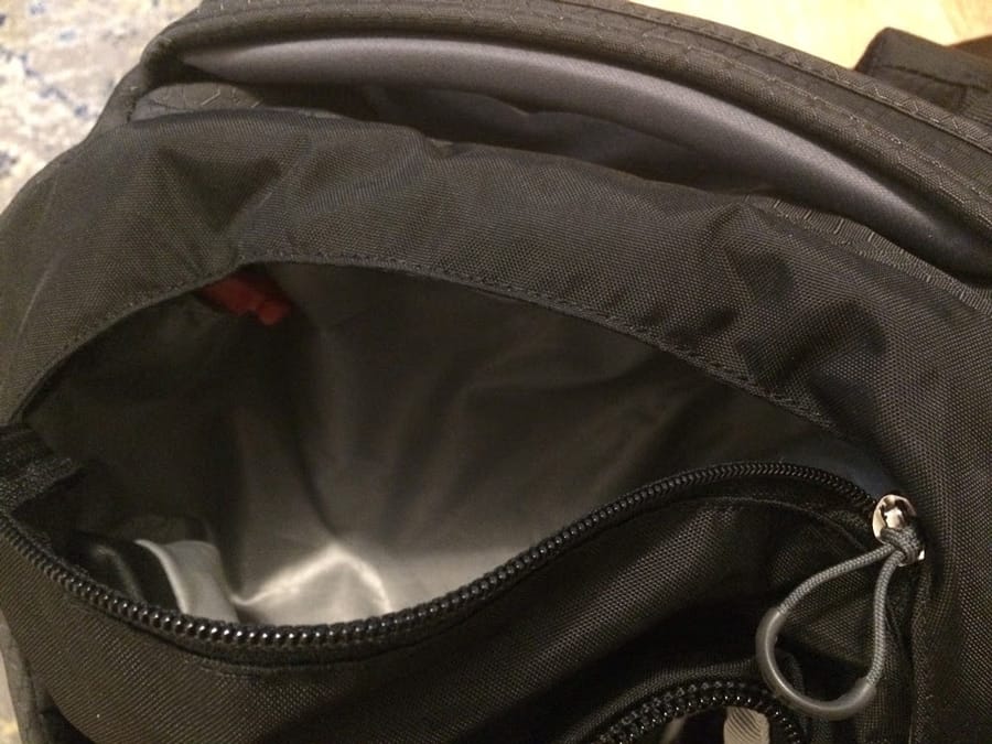 Osprey Porter review - top handle 