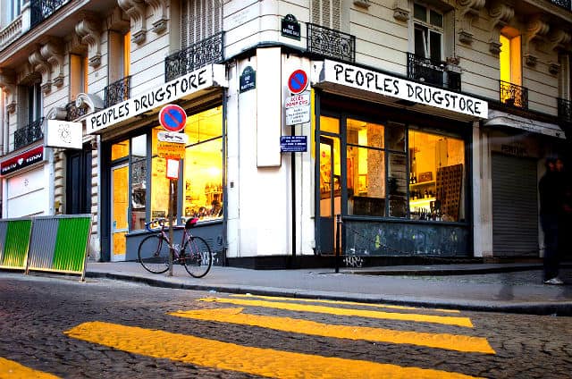 peoples-drugstore-paris